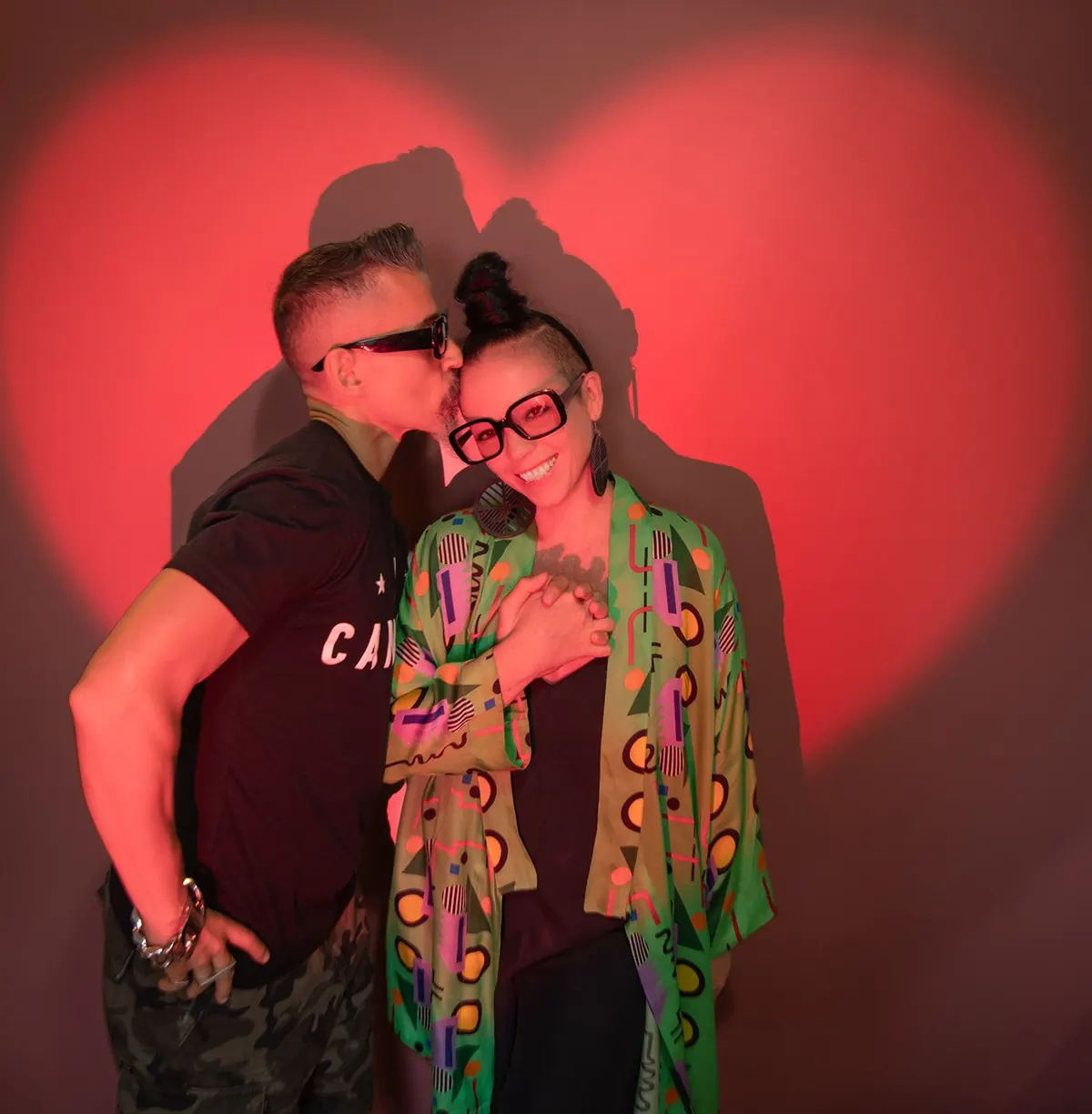 Pérez Massimo and Lady Flic under a heart light